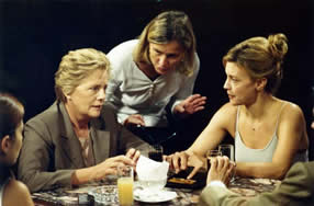 La Ceccarelli &egrave; quella di spalle nell'angolo in basso a sinistra